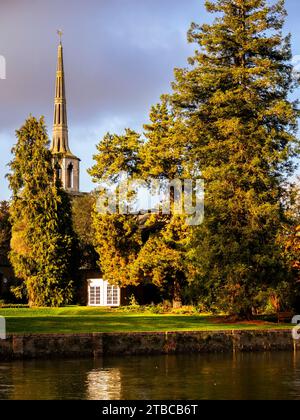 St. Peters Church und die Themse, Wallingford, Oxfordshire, England, Vereinigtes Königreich, GB Stockfoto