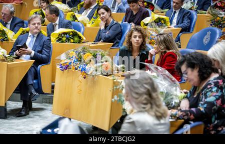 Den Haag, Niederlande. Dezember 2023. DIE HAAG - Pieter Omtzigt (NSC), Sophie Hermans (VVD), Dilan Yesilgoz (VVD) und Caroline van der Plas (BBB) während der Vereidigung als Mitglieder des Repräsentantenhauses. ANP KOEN VAN WEEL niederlande Out - belgien Out Credit: ANP/Alamy Live News Stockfoto