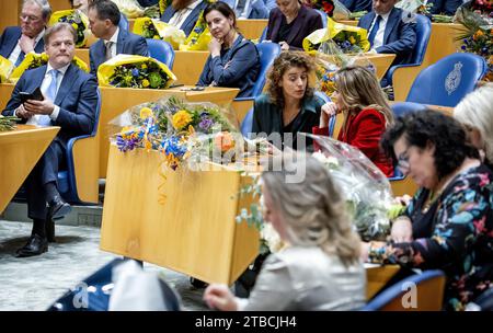 Den Haag, Niederlande. Dezember 2023. DIE HAAG - Pieter Omtzigt (NSC), Sophie Hermans (VVD), Dilan Yesilgoz (VVD) und Caroline van der Plas (BBB) während der Vereidigung als Mitglieder des Repräsentantenhauses. ANP KOEN VAN WEEL niederlande Out - belgien Out Credit: ANP/Alamy Live News Stockfoto