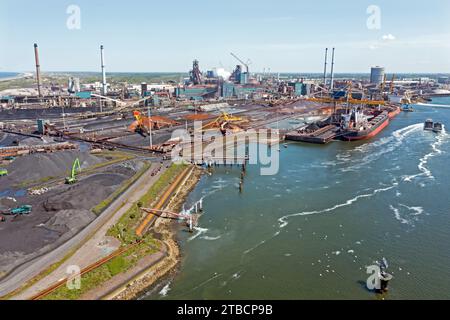 Aus der Schwerindustrie im Hafen von IJmuiden in den Niederlanden Stockfoto
