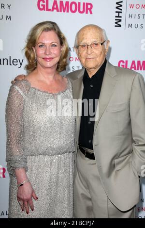 Los Angeles, Ca. August 2023. Norman Lear, Lyn Lear beim 3. Jährlichen Brunch für Frauen, die Geschichte machen, im Skirball Cultural Center in Los Angeles, Kalifornien am 23. August 2014. Quelle: David Edwards/Daily Celeb/Media Punch/Alamy Live News Stockfoto