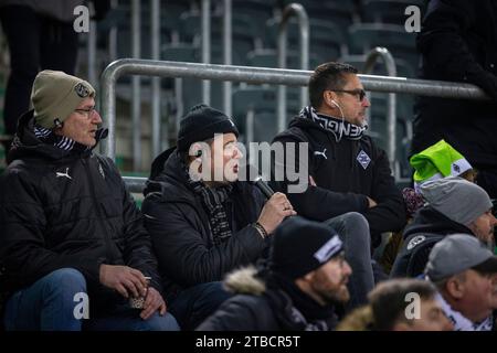 Mönchengladbach, Deutschland. Dezember 2023. Blindenreporterin Borussia Mönchengladbach - VfL Wolfsburg 05.12.2023 Copyright (nur für journalistische Z Stockfoto