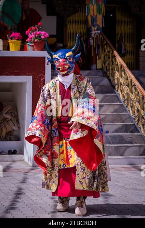 Cham-Tanz von einem Mönch im Ladakh Jo Khang Temple, Leh, Ladakh, Indien Stockfoto