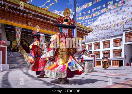 Cham-Tanz von Mönchen im Ladakh Jo Khang Temple, Leh, Ladakh, Indien Stockfoto