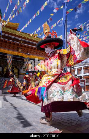 Cham-Tanz von Mönchen im Ladakh Jo Khang Temple, Leh, Ladakh, Indien Stockfoto