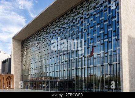 Taksim, Istanbul – Türkei 15. November 2023: Außenansicht des neuen Atatürk Cultural Center (AKM) Stockfoto