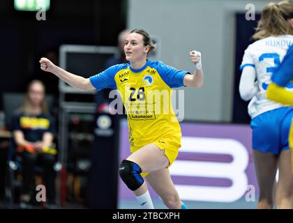 Frederikshavn, Dänemark. Dezember 2023. Maryna Konovalova aus der Ukraine feiert am Mittwoch, 6. Dezember 2023 während des IHF Handball-WM-Spiels zwischen der Ukraine und der Tschechischen Republik in der 4. Hauptrunde in der Arena Nord in Frederikshavn, Dänemark Credit: Ritzau/Alamy Live News Stockfoto