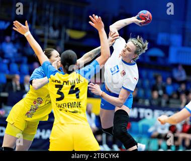 Frederikshavn, Dänemark. Dezember 2023. Marketa Jerabkova aus Tschechien während des IHF Handball-Weltmeisterschaftsspiels der Frauen zwischen der Ukraine und Tschechien in der 4. Hauptrunde in der Arena Nord in Frederikshavn, Dänemark am Mittwoch, 6. Dezember 2023 Credit: Ritzau/Alamy Live News Stockfoto