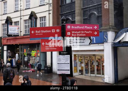 Walsall wurde zu einer der schlimmsten Weihnachtsausstellungen in Großbritannien während der Weihnachtszeit gewählt, einschließlich eines entrissenen Baumes aufgrund von Armut, Großbritannien Stockfoto