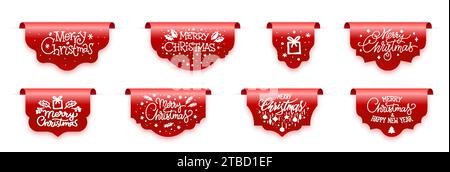 Rotes Papierrollenbanner Frohe Weihnachten und Happy New Year auf weißem Hintergrund. Set mit hängenden 3D-Bändchen. Flaggen mit Begrüßungstext. Glückwunschaufkleber. Verzieren Sie elegante Tag-Vorlagen Stock Vektor