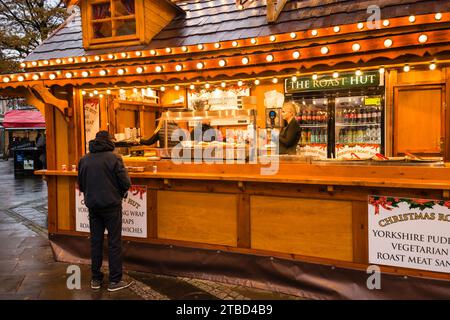 Christmas Market Food Hut, Sheffield, Yorkshire, Großbritannien Stockfoto