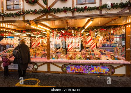 Christmas Market Food Hut, Sheffield, Yorkshire, Großbritannien Stockfoto