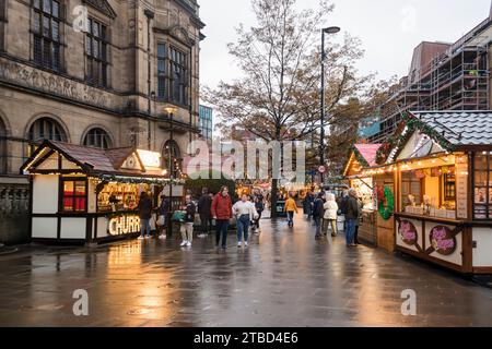 Christmas Market Food Hut, Sheffield, Yorkshire, Großbritannien Stockfoto