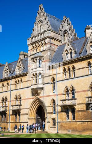 Meadow Building mit Haupteingang zum Christ Church College, University of Oxford, vom Broad Walk in Oxford, Oxfordshire, England, Großbritannien Stockfoto