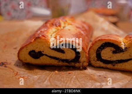 Mohnbrötchen frisch aus dem Ofen, Backen, Weihnachtsgebäck, Weihnachten, Schwäbischer Saal, Hohenlohe, Heilbronn-Franken, Baden-Württemberg Stockfoto