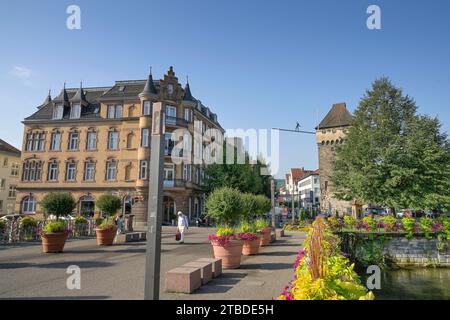 Agnesbruecke, Rossneckarkanal, Schelztorturm, Bahnhofstrasse, Altstadt, Esslingen, Baden-Württemberg, Deutschland Stockfoto