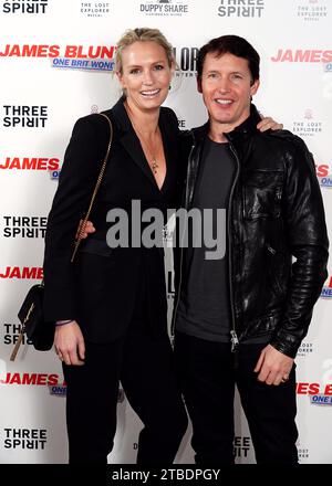 James Blunt und Sofia Wellesley kommen zur Vorführung von James Blunts One Brit Wonder im Picturehouse Central in London. Bilddatum: Mittwoch, 6. Dezember 2023. Stockfoto