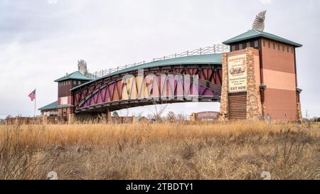 Kearney, NE, USA - 24. November 2023: Das Great Platte River Road Archway Monument. Der Archway, ein Walt Disney Team, ist ein Museum und Denkmal für ne Stockfoto