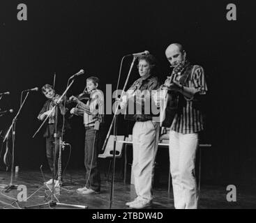 Whippersnapper die britische Progressive Folk-Gruppe trat im Januar 1987 im Merlin Theatre in Frome, Somerset auf, Martin Jenkins, Dave Swarbrick Stockfoto