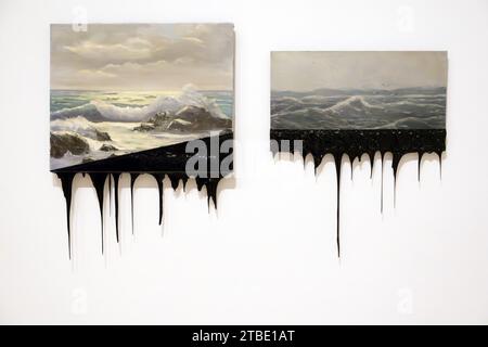 Minerva Cuevas Gemälde Flores Sea 2021 und Overseas 2015 im San Francisco Museum of Modern Art (SFMOMA) Stockfoto