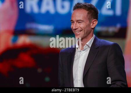 Filippo Volandri ist ein italienischer Tennistrainer, Fernsehkommentator und ehemaliger Tennisspieler. Der Kapitän, der die italienische Tennismannschaft während der neunten Ausgabe der Gazzetta Sports Awards zum Sieg im Davis Cup führte, der Preisverleihung für Sportstars, die von La Gazzetta dello Sport in Neapel am 6. Dezember 2023 an Bord der MSC Fantasia organisiert wurde. Stockfoto