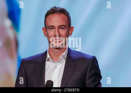 Filippo Volandri ist ein italienischer Tennistrainer, Fernsehkommentator und ehemaliger Tennisspieler. Der Kapitän, der die italienische Tennismannschaft während der neunten Ausgabe der Gazzetta Sports Awards zum Sieg im Davis Cup führte, der Preisverleihung für Sportstars, die von La Gazzetta dello Sport in Neapel am 6. Dezember 2023 an Bord der MSC Fantasia organisiert wurde. Stockfoto