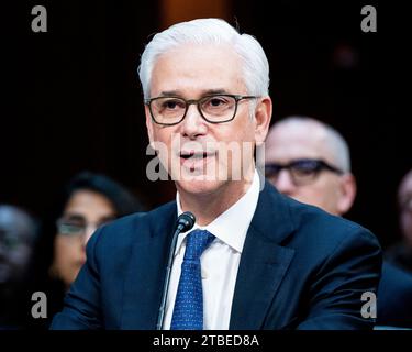 6. Dezember 2023, Washington, District of Columbia, USA: CHARLES SCHARF, CEO und Präsident von Wells Fargo & Company, Rede bei einer Anhörung des Senate Banking, Housing, and Urban Affairs Committee im US Capitol. (Kreditbild: © Michael Brochstein/ZUMA Press Wire) NUR REDAKTIONELLE VERWENDUNG! Nicht für kommerzielle ZWECKE! Stockfoto