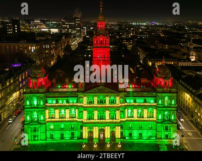 Glasgow City Chambers Christmas Light Display, George Square, Glasgow, Schottland, Großbritannien Stockfoto