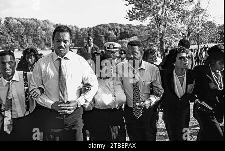 Jesse Jackson nimmt an der Beerdigung von Ralph Abernathy in Atlanta, Ga. 1990 Teil Stockfoto