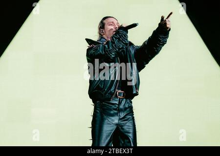 Irama & Rkomi leben im Mediolanum Forum Assago Stockfoto