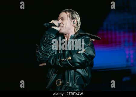 Irama & Rkomi leben im Mediolanum Forum Assago Stockfoto
