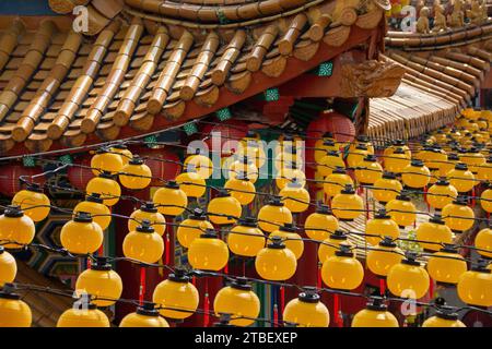 Laternen im Thean Hou Tempel, einem der größten und ältesten buddhistischen Tempel in Südostasien in Kuala Lumpur, Malaysia Stockfoto