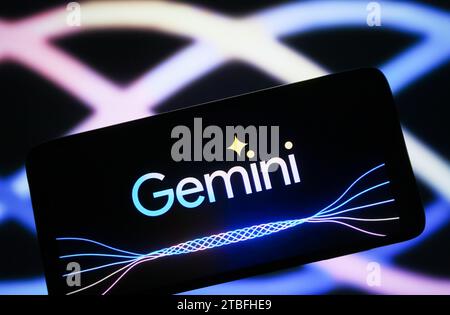 Ukraine. Dezember 2023. In dieser Abbildung ist das Google Gemini AI-Logo auf einem Smartphone-Bildschirm zu sehen. Google führt sein Modell der künstlichen Intelligenz (KI) Gemini ein. (Foto von Pavlo Gonchar/SOPA Images/SIPA USA) *** ausschließlich für redaktionelle Nachrichten *** Credit: SIPA USA/Alamy Live News Stockfoto