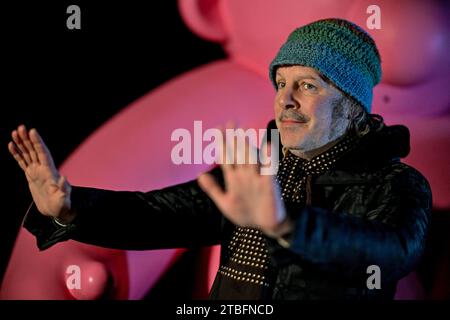 Lyon, Frankreich. Dezember 2023. Philippe Katerine während des Lichterfestes in Lyon am 6. Dezember 2023. Foto: Julien Reynaud/APS-Medias/ABACAPRESS.COM Credit: Abaca Press/Alamy Live News Stockfoto