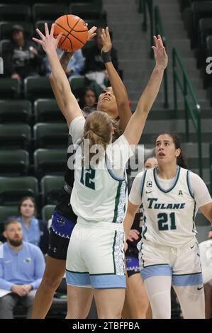 New Orleans, USA. Dezember 2023. Während eines Basketballspiels für Frauen in der Fogleman Arena in New Orleans, Louisiana, am Mittwoch, den 6. Dezember 2023. (Foto: Peter G. Forest/SIPA USA) Credit: SIPA USA/Alamy Live News Stockfoto