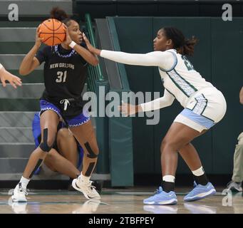 New Orleans, USA. Dezember 2023. Während eines Basketballspiels für Frauen in der Fogleman Arena in New Orleans, Louisiana, am Mittwoch, den 6. Dezember 2023. (Foto: Peter G. Forest/SIPA USA) Credit: SIPA USA/Alamy Live News Stockfoto