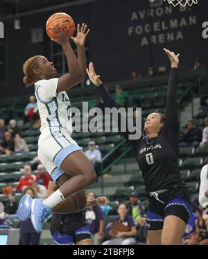 New Orleans, USA. Dezember 2023. Während eines Basketballspiels für Frauen in der Fogleman Arena in New Orleans, Louisiana, am Mittwoch, den 6. Dezember 2023. (Foto: Peter G. Forest/SIPA USA) Credit: SIPA USA/Alamy Live News Stockfoto