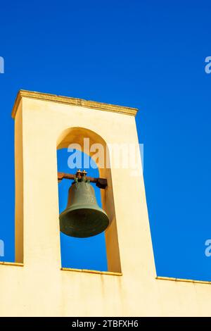 Glockenturm des Diözesanheiligtums von San Vito an der Küste (Santuario Diocesiano San Vito in riva di Mare) - Mazara del Vallo, Sizilien, Italien Stockfoto
