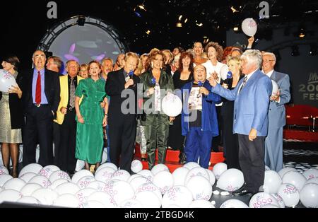 Prominente Gäste bei der NDR Jubiläumssendung das! - U.a. mit dabei Graham Bonney, Reinhard Münchenhagen, Bettina Tietjen, Dirk Bach, Eva Herman, Harald Schmidt, Gotthilf Fischer, Bild um 1999. Stockfoto