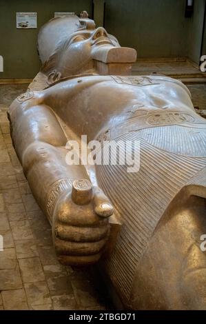 Koloss von Rameses II., mit Rahina Freilichtmuseum. Memphis. Ägypten Stockfoto