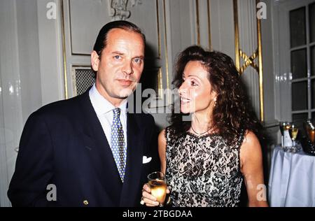Sängerin Vicky Leandros mit Ehemann Enno von Ruffin, bei einer Veranstaltung, um 1998. Stockfoto