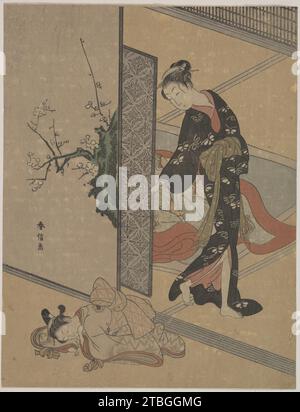 Junge Dame, die durch die Tür auf ihren Kamuro (kleine Dienerin) schaut, der auf dem Boden schläft 1929 von Suzuki Harunobu Stockfoto