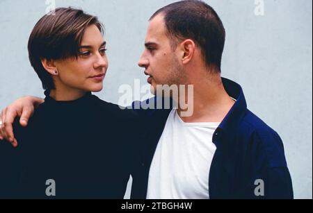 Film: Im Juli, Jahr 2000, Fototermin mit den Hauptdarstellern Christiane Paul und Moritz Bleibtreu. Fatih Akin Film: Im Juli, Jahr 2000, Foto-Aufruf mit den beiden Hauptdarstellern Christiane Paul und Moritz Bleibtreu. Stockfoto