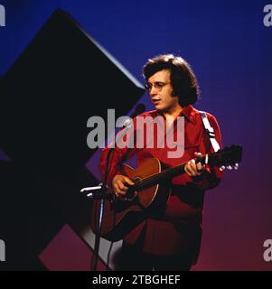 Don McLean, amerikanischer Sänger, Liedermacher und Gitarrist, TV-Auftritt, Deutschland, um 1971. Don McLean, US-amerikanischer Singer-Songwriter und Gitarrist, TV-Auftritt, Deutschland, um 1971. Stockfoto