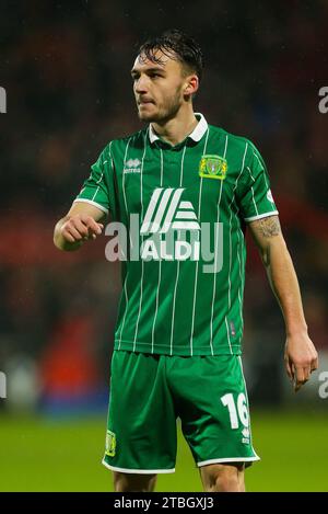 Sonny Blu-Lo Everton von Yeovil Town während des Spiels der zweiten Runde des Emirates FA Cup auf dem Rennplatz Wrexham. Bilddatum: Sonntag, 3. Dezember 2023. Stockfoto