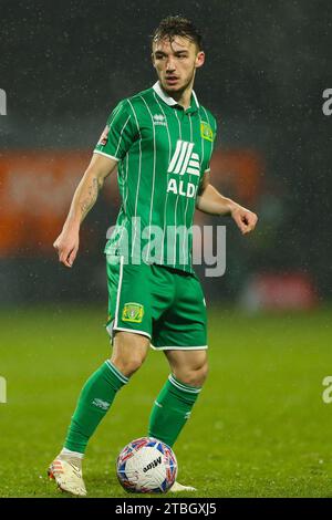 Sonny Blu-Lo Everton von Yeovil Town während des Spiels der zweiten Runde des Emirates FA Cup auf dem Rennplatz Wrexham. Bilddatum: Sonntag, 3. Dezember 2023. Stockfoto