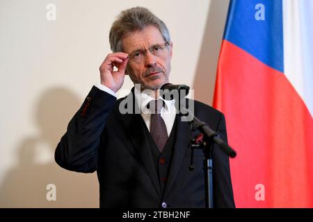 Prag, Tschechische Republik. Dezember 2023. Milos Vystrcil, Vorsitzender des tschechischen Senats, bei dem Treffen mit dem tschechischen Präsidenten Petr Pavel auf der Prager Burg, Prag, Tschechische Republik, am 7. Dezember 2023. Quelle: Ondrej Deml/CTK Photo/Alamy Live News Stockfoto