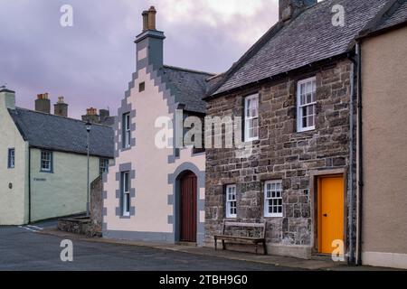 Portsoy Häuser im historischen Hafen. Aberdeenshire, Schottland Stockfoto