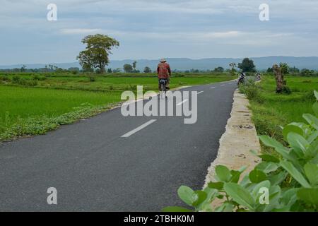 Aceh, Indonesien - Dezember 2023: Aktivitäten am Vormittag im Dorf Montasik Stockfoto