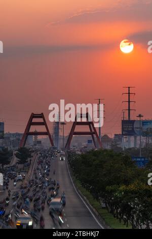 8. Juni 2022: Binh Loi Baum in der Pham Van Dong Straße im Bezirk Binh Thanh, Ho Chi Minh Stadt, Vietnam Stockfoto